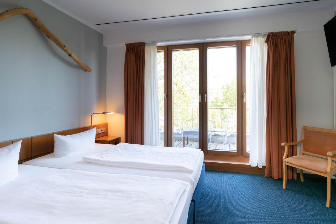 Seminaris Hotel Potsdam Griebnitzsee Экстерьер фото