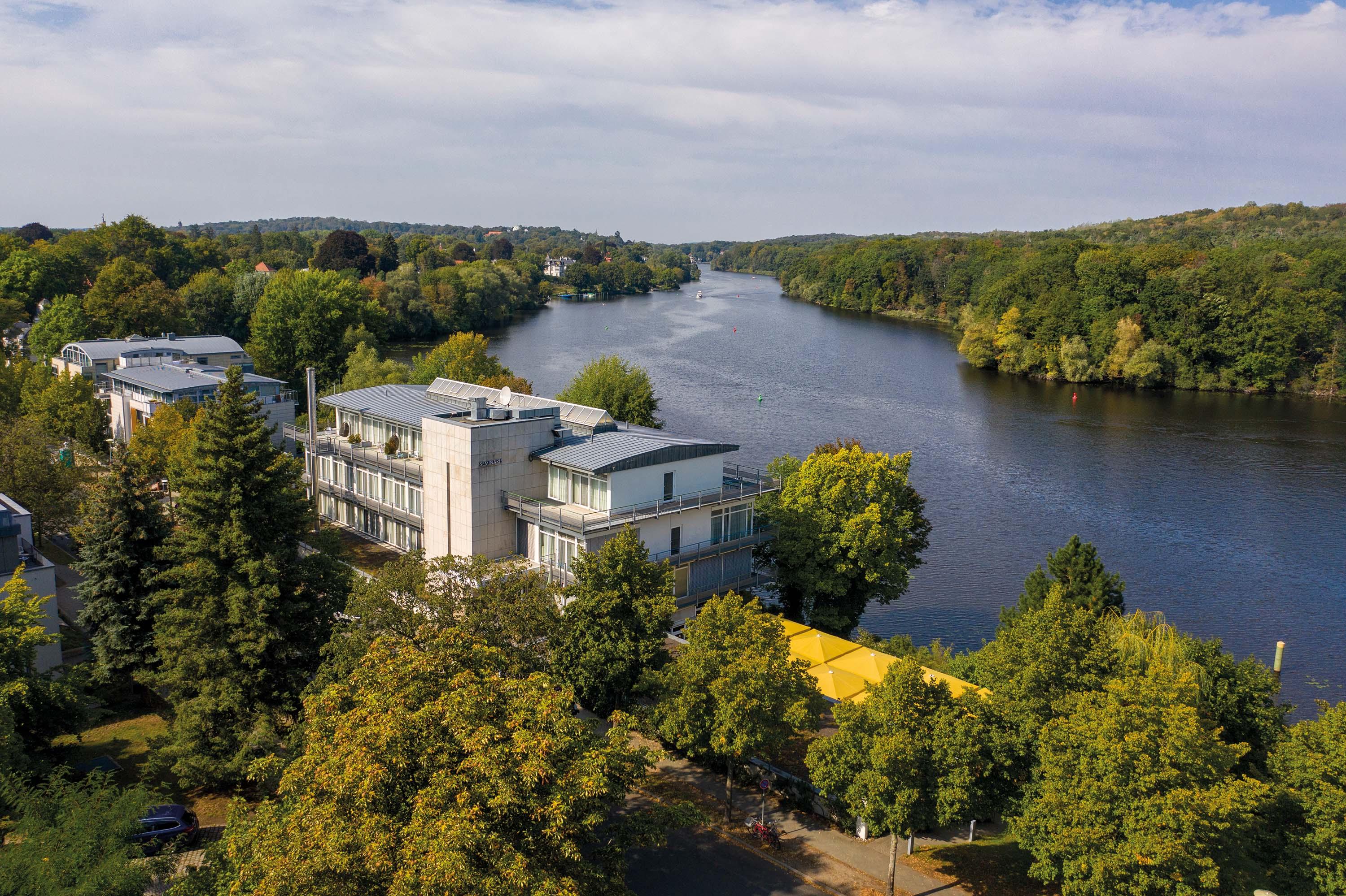 Seminaris Hotel Potsdam Griebnitzsee Экстерьер фото